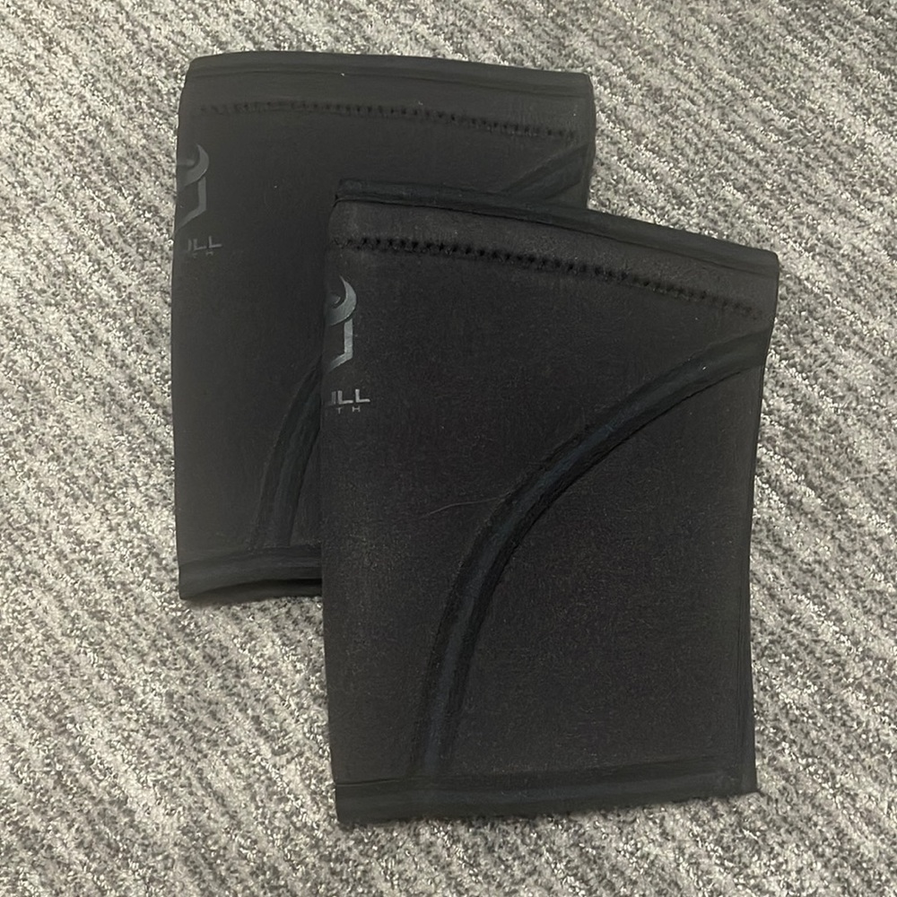 iron bull lifting knee sleeves